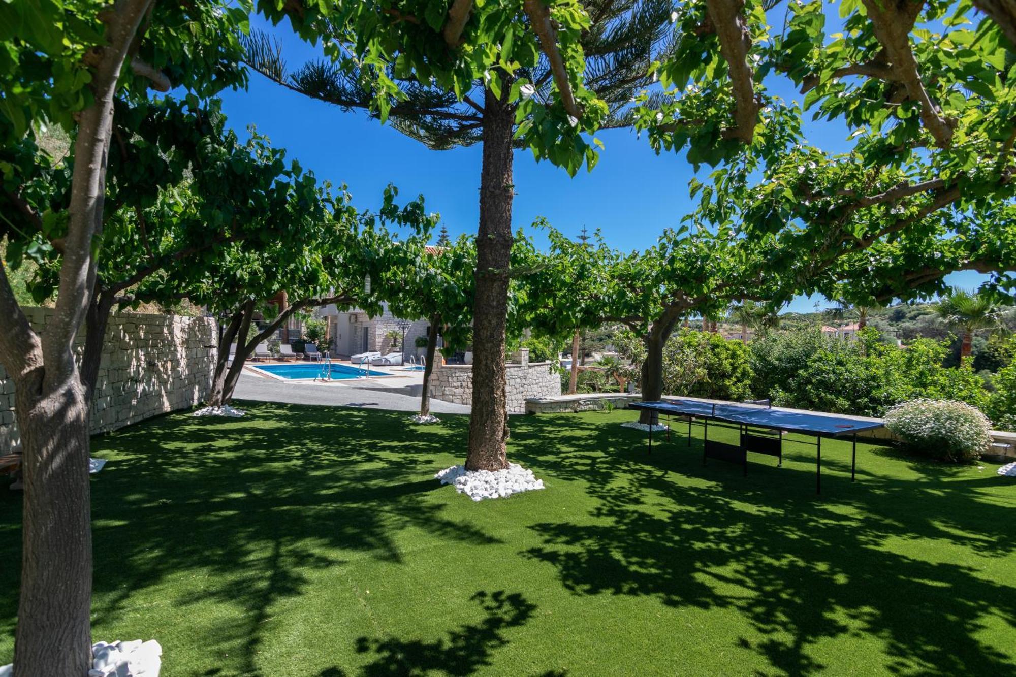Kipo Paradiso Spa, Yoga & Gym Resort Kirianna Bagian luar foto