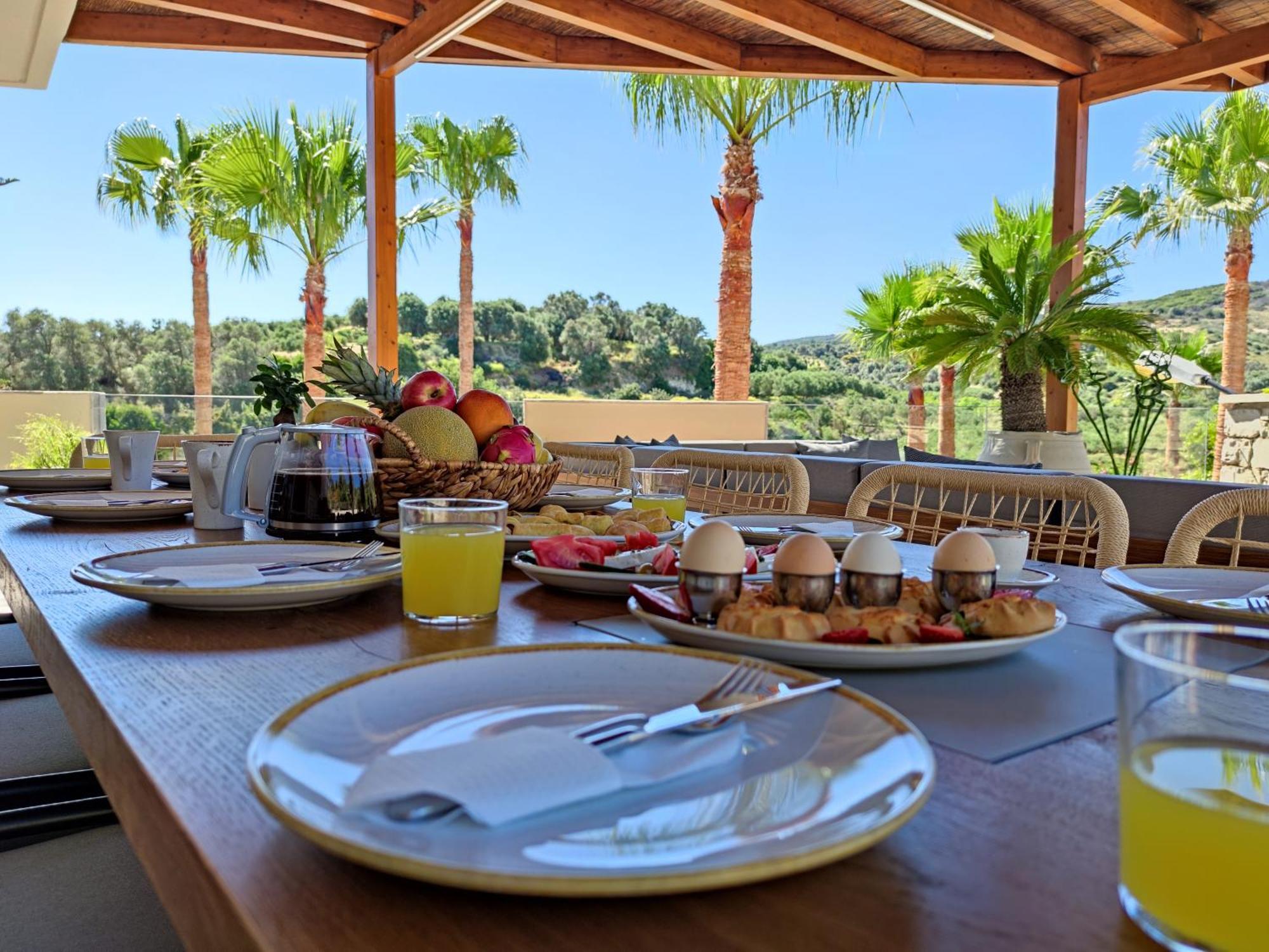 Kipo Paradiso Spa, Yoga & Gym Resort Kirianna Bagian luar foto
