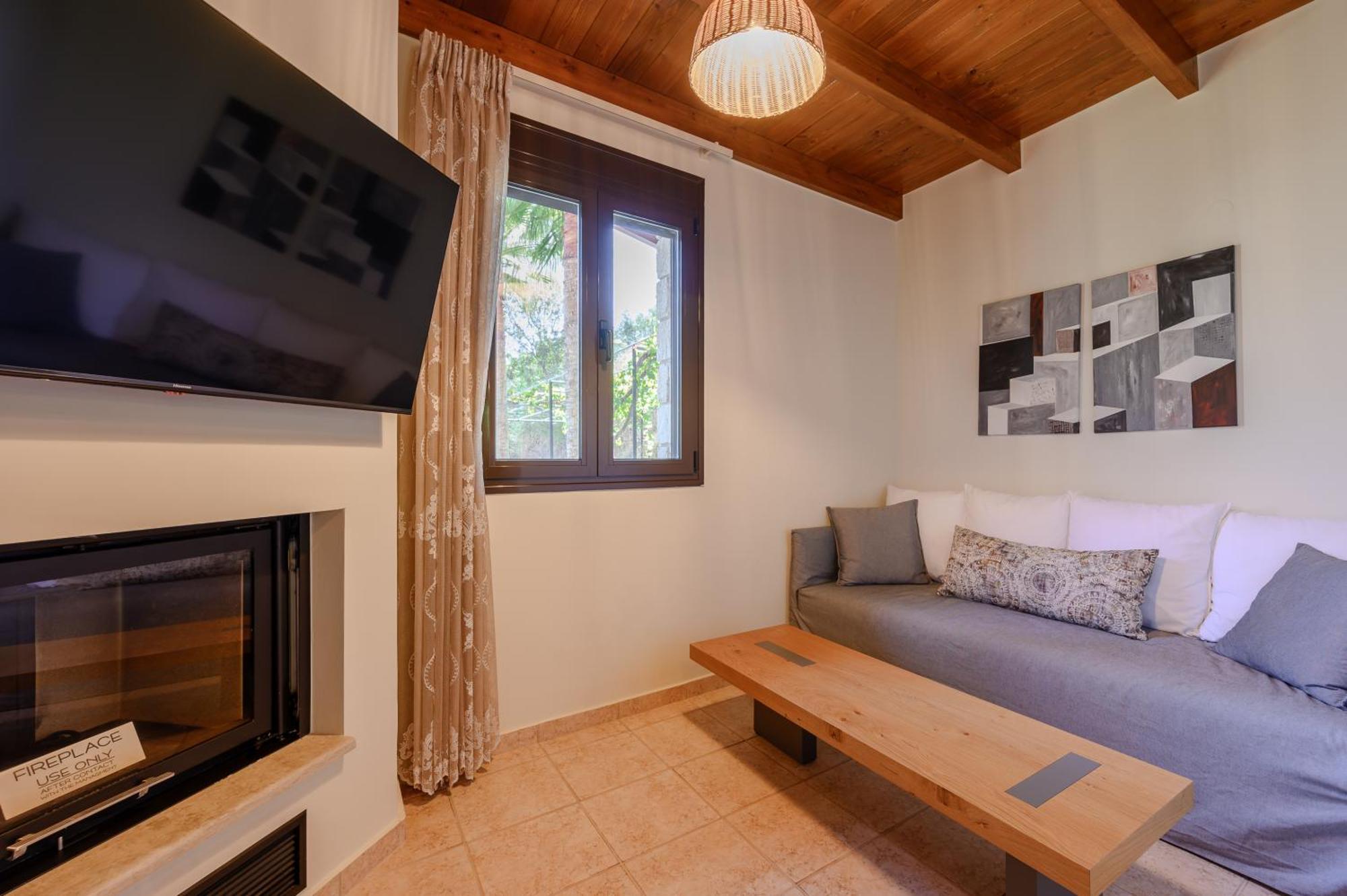 Kipo Paradiso Spa, Yoga & Gym Resort Kirianna Bagian luar foto